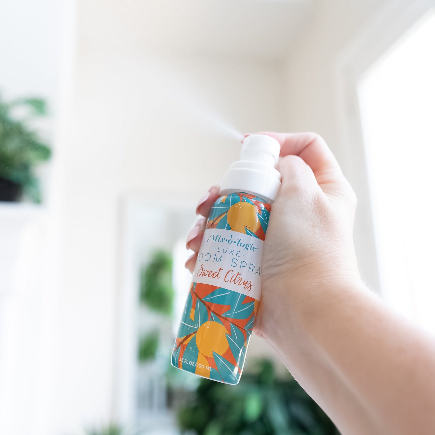 Mixologie Luxe Room Spray (100 mL) - Simply Polished Boutique