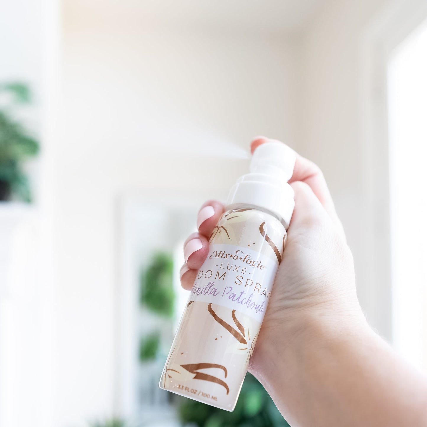 Mixologie Luxe Room Spray (100 mL) - Simply Polished Boutique