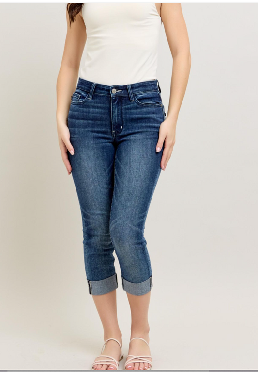 Judy Blue Cuffed Capri – Dark Wash