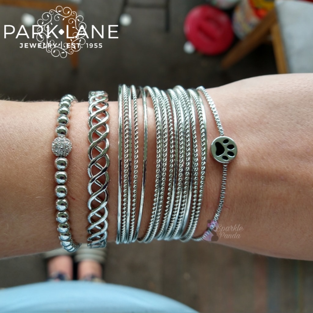 Nineteen flexible coils alternating between cable and smooth texture, create the ultimate spectacular bold cuff. And because Flair bracelet is available in silver and in gold, you will always look armed and fabulous! Available in both gold-tone and silver-tone. •Hypoallergenic •Lead & Nickel free